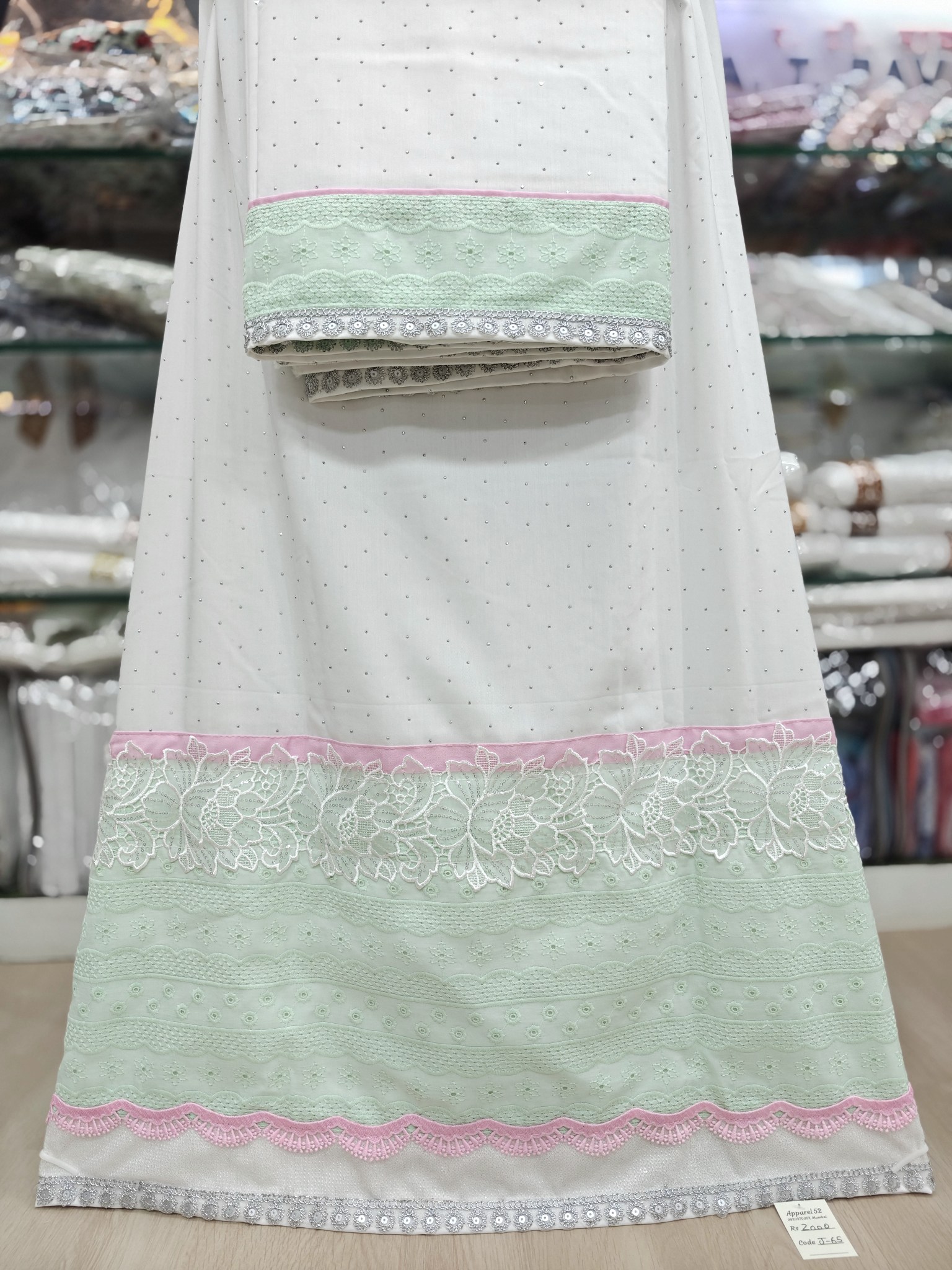  White Dotted Fabric Rida